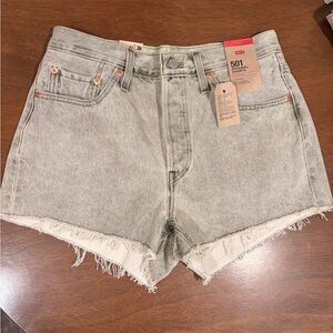 Levi's NWT Women's Green Denim Shorts
